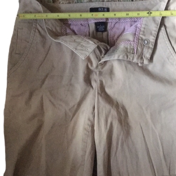 a.n.a (a new approach) Khaki Shorts, Size 4 - Picture 3 of 6